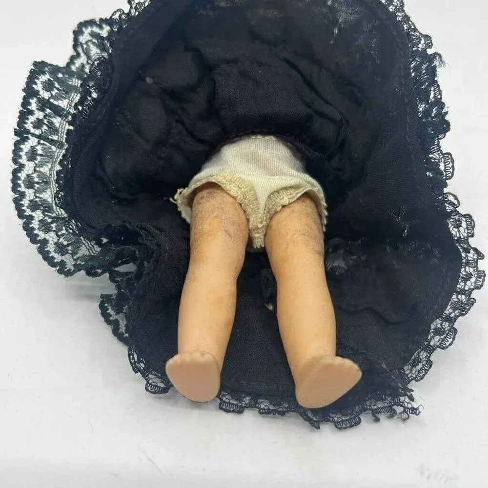 Vintage Spanish Dancer Girl Doll Light Brown Hair Red Black Lace‎ Ruffle Dress